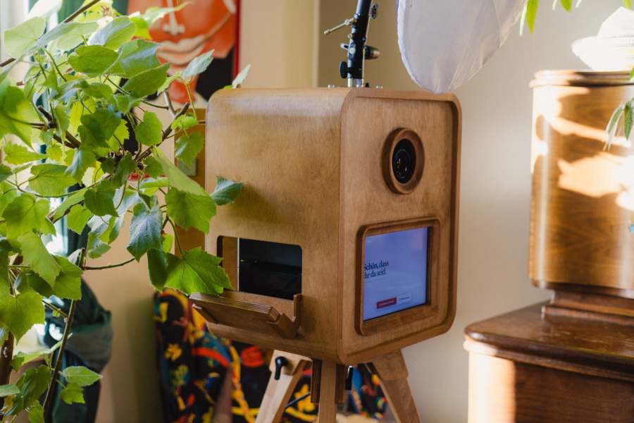 Meine neue Avantgarde-Fotobox: kompakt, aus Holz und selbst ausgestattet