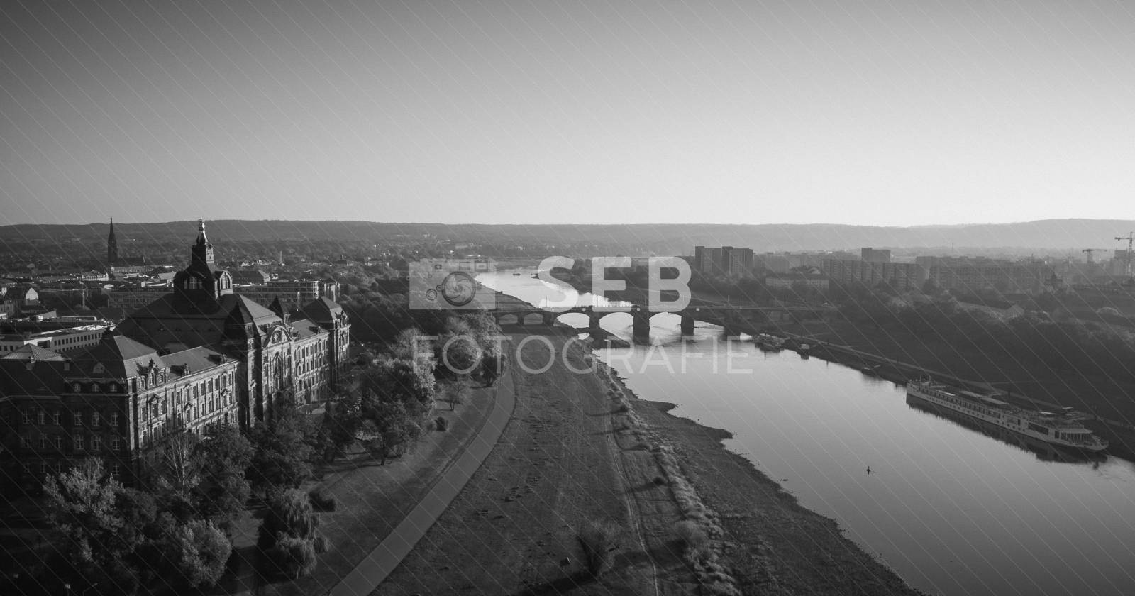 Dresden - Königsufer Blickrichtung Osten