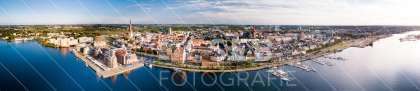 Panorama vom Rostocker Stadthafen mit Speichern
