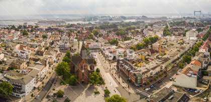 Panorama vom Kirchplatz in Warnemünde