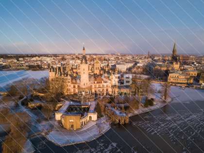 Schweriner Schloss bei Frost