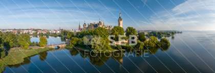 Panorama mit dem Schweriner Schloss