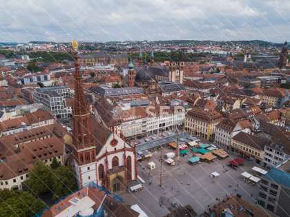 Marktplatz Würzburg mit Marienkapelle