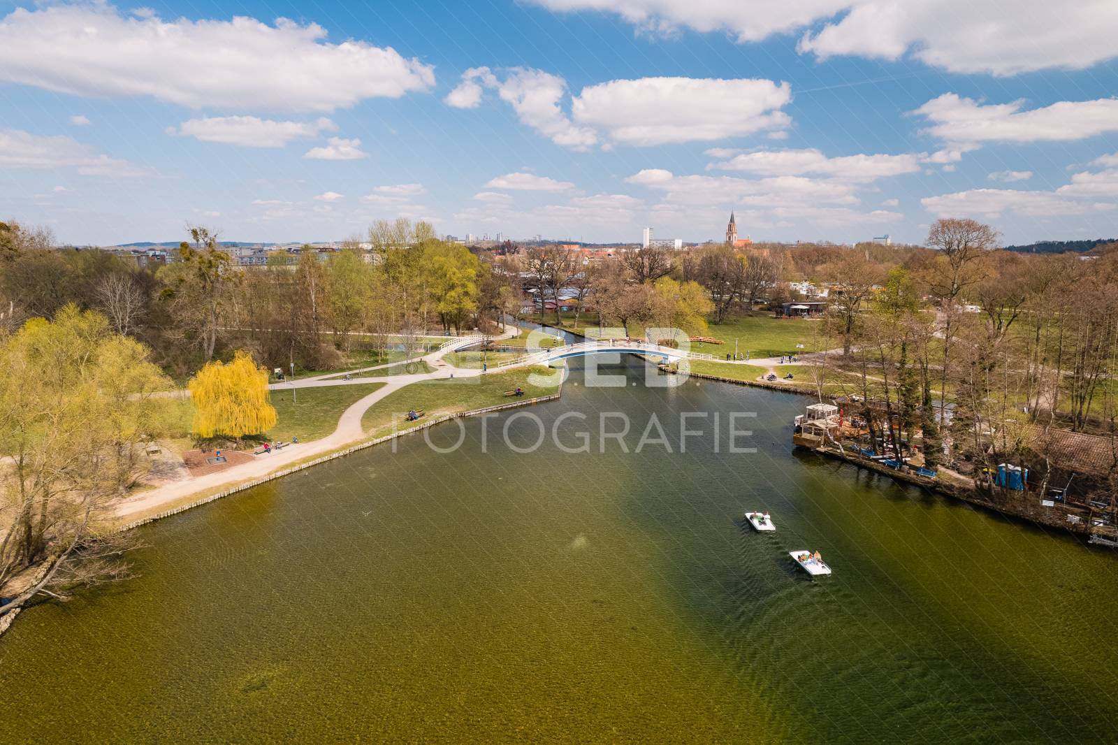 Tretboote auf dem Tollensesee