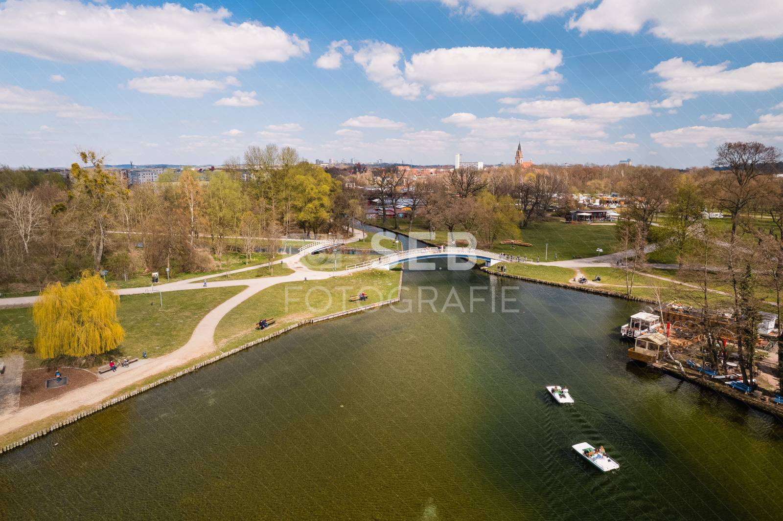 Tretboote auf dem Tollensesee