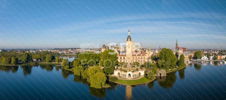 Panorama mit dem Schweriner Schloss
