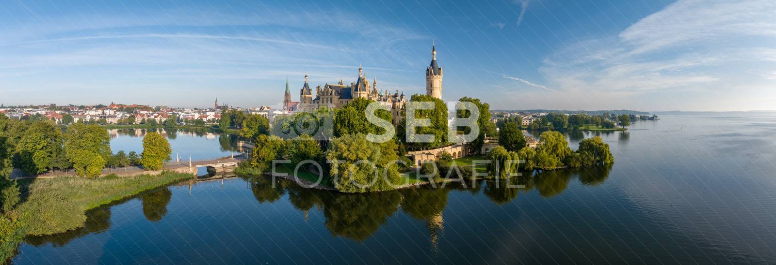 Panorama mit dem Schweriner Schloss