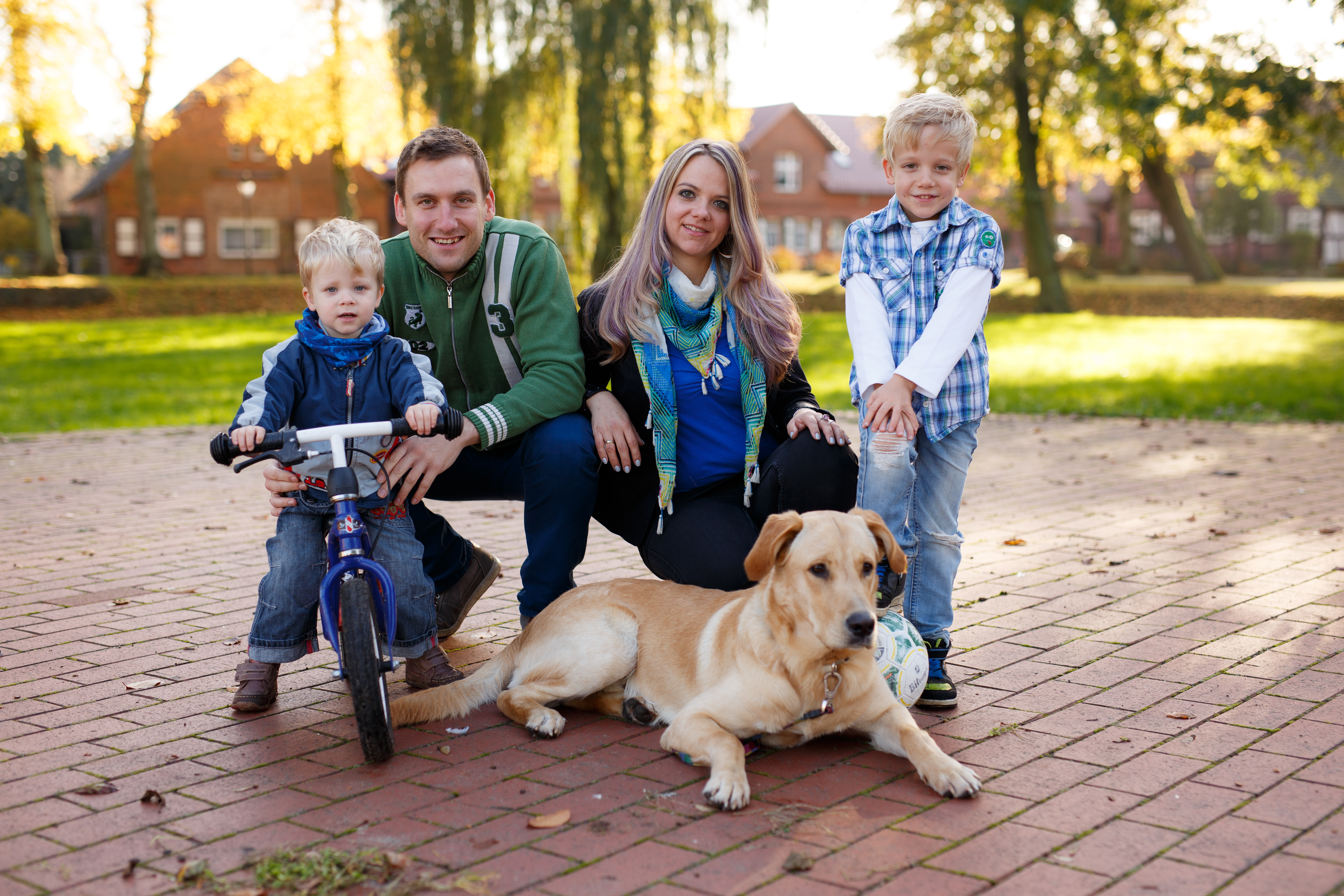 Familienportrait im Freien