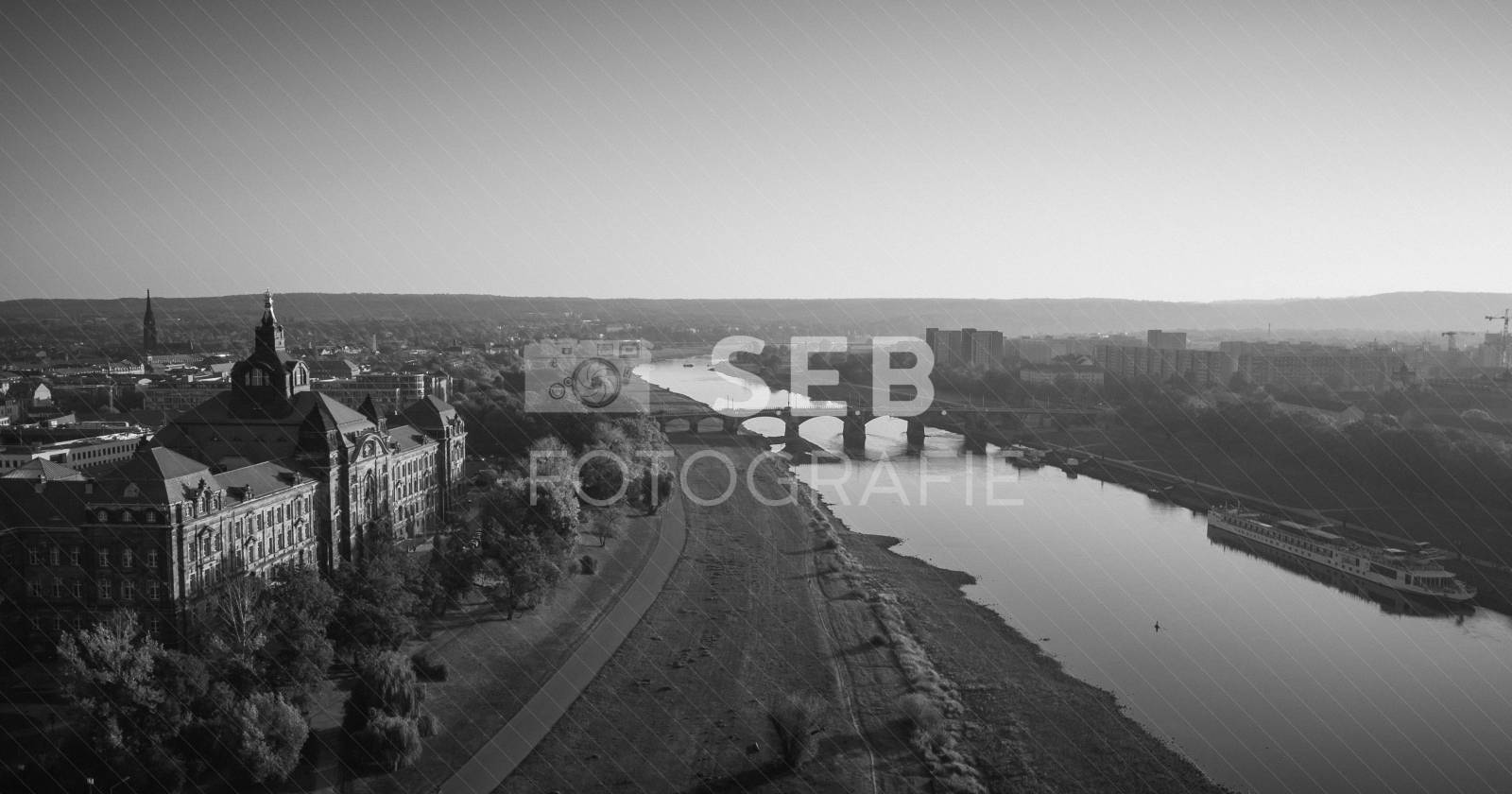 Dresden - Königsufer Blickrichtung Osten