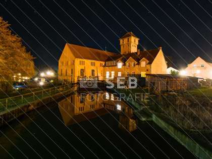 E-Werk Neustadt-Glewe bei Nacht