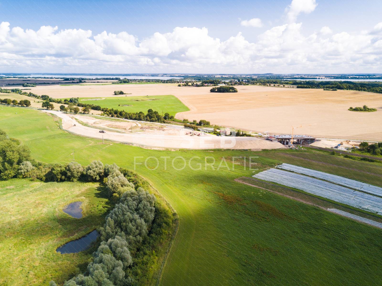 Blick zur B104 bei Medewege