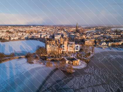 Schweriner Schloss bei Frost