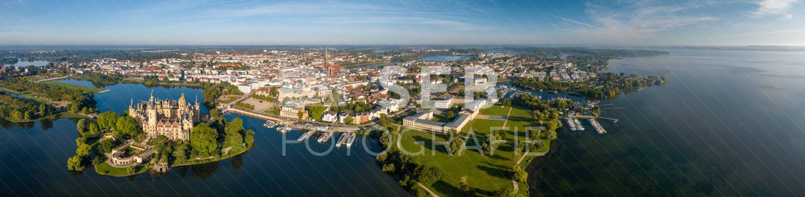 Panorama mit dem Schweriner Schloss