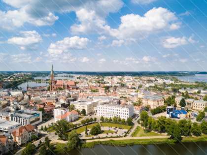 Blick vom Burgsee Richtung Staatskanzlei, Dom, Theater und Museu