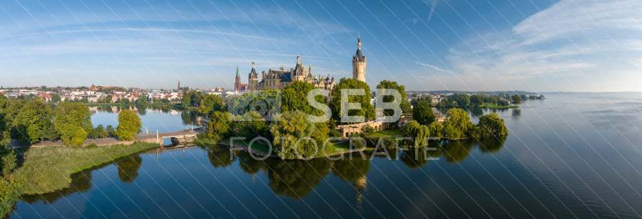 Panorama mit dem Schweriner Schloss