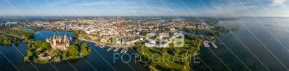 Panorama mit dem Schweriner Schloss